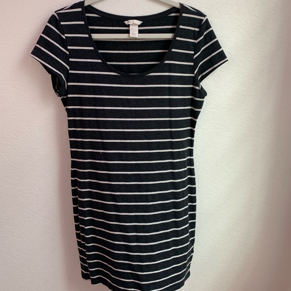 Grey/White Stripe Bodycon Short Sleeve Dress SZ: M